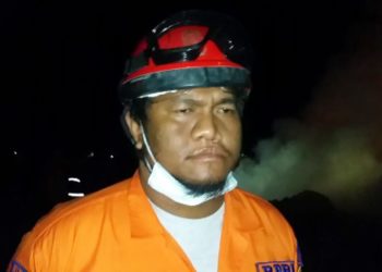 KOBARAN API MELAHAP LAHAN KOSONG BUKIT CINTA