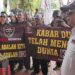 DUA HARI BERTURUT-TURUT DPRD DI DEMO MASYARAKAT