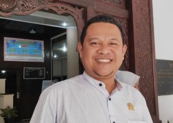 ANGGOTA DEWAN USULKAN HONOR RT Rp 1,5 JT