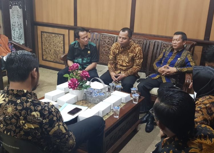 DPRD LUMAJANG MENIMBA ILMU SAMPAH SAMPAI KE BALIKPAPAN