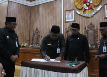 SAH, SIDANG PARIPURNA DPRD BALIKPAPAN SETUJUI RAPBD TAHUN 2020
