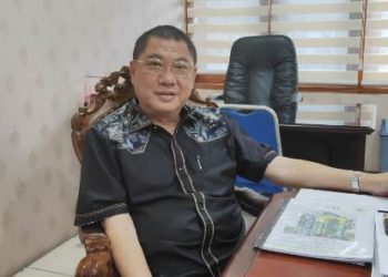 JOHNY NG GELAR RESES DI HALAMAN PARKIR PUPUK KALTIM