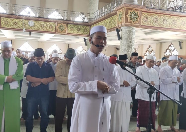 GERHANA MATAHARI LEWATI BALIKPAPAN, 10 MASJID LAKSANAKAN SHOLAT