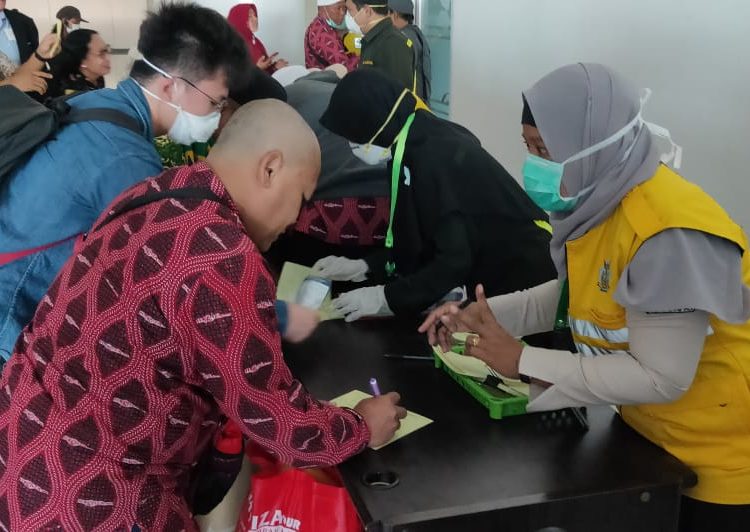 WASPADA CORONA, PEMKOT KELUARKAN TRAVEL WARNING