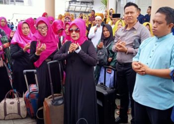 KETUA DPRD SAMARINDA DAN WAKIL WALIKOTA SAMARINDA,FASILITASI JAMAAH IKUT HAUL GURU SEKUMPUL