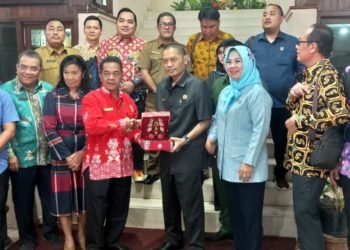 KUNJUNGI BALIKPAPAN, DPRD PALANGKARAYA BELAJAR PERDA RETRIBUSI
