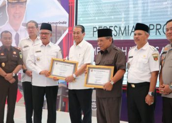 WALI KOTA SAMARINDA RESMIKAN 30 PROYEK FISIK PEMKOT