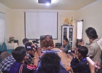 GELAR JUMPA PERS, DINKES SAMARINDA TEGASKAN BELUM ADA POSITIF CORONA DAN DIISOLIR DI RUMAH SAKIT