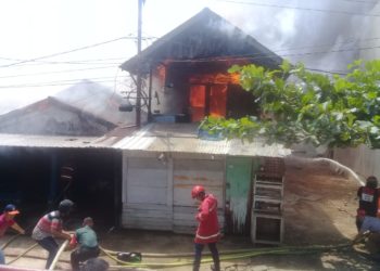 20 BANGSALAN DILAHAP API DI PERUMAHAN GMS