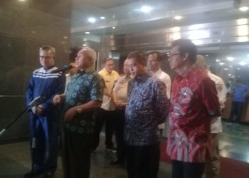 SATU POSITIF CORONA GUBERNUR KALTIM PUTUSKAN KLB