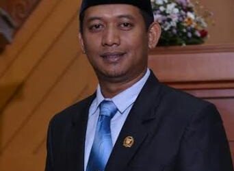 FRAKSI DEMOKRAT KOMPAK SANIA HIMBAU WARGA AGAR TETAP DI RUMAH