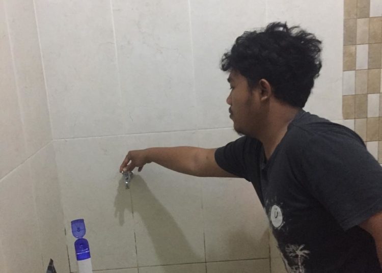 WARGA KELUHLAN AIR SEPEKAN TAK MENGALIR. INI JAWABAN PDAM