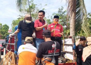 WAWALI DAN KETUA DPRD TURUN LANGSUNG PENYEMPROTAN DESINFEKTAN