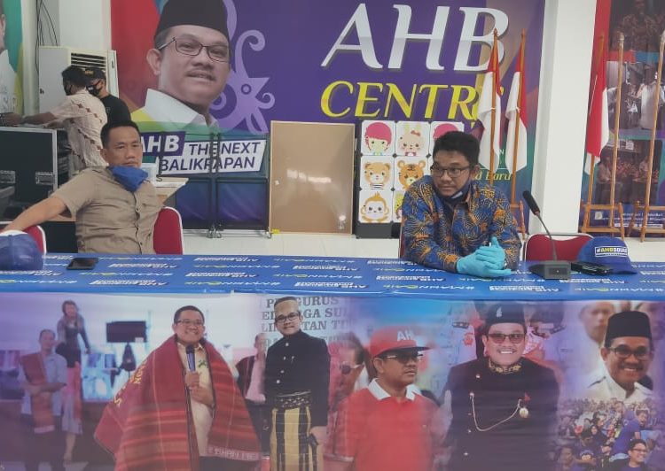PANDEMI COVID-19, AHB BERBAGI SEMBAKO KEPADA WARTAWAN