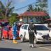 PEMBATASAN AKSES MASUK SAMARINDA, PERIKSA PENGENDARA YANG LEWAT