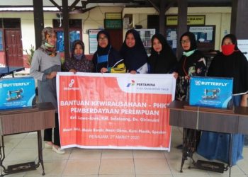 DUKUNG PROGRAM KEWIRAUSAHAAN DAN PEMBERDAYAAN PEREMPUAN, SKK MIGAS-PHKT BANTU MESIN JAHIT KELOMPOK PENJAHIT WANITA DI PPU