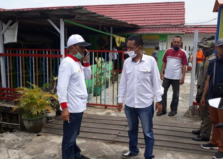 ANGGOTA DEWAN IKUT AKSI PENYEMPROTAN DISINFEKTAN  PARNO MENGKU TERPANGGIL TURUN LANGSUNG