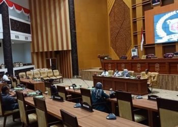 BAHAS PENANGANAN COVID 19 KOMISI IV GELAR HEARING BERSAMA DINKES
