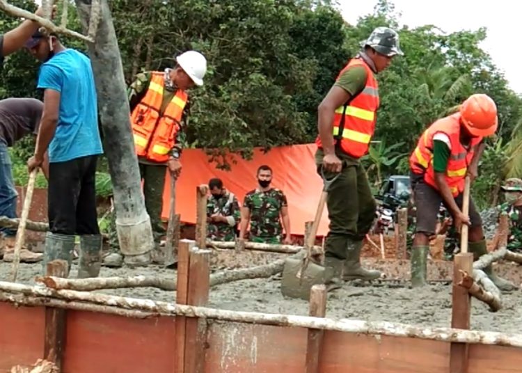 TMMD MEMUPUK GOTONG ROYONG DAN SEMANGAT KEBERSAMAAN