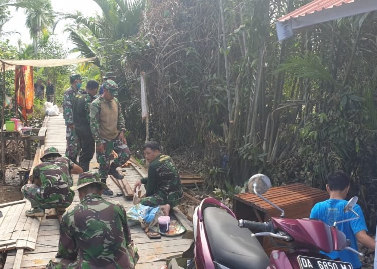 SATGAS TMMD KEBUT PEMBUATAN JAMBAN WARGA