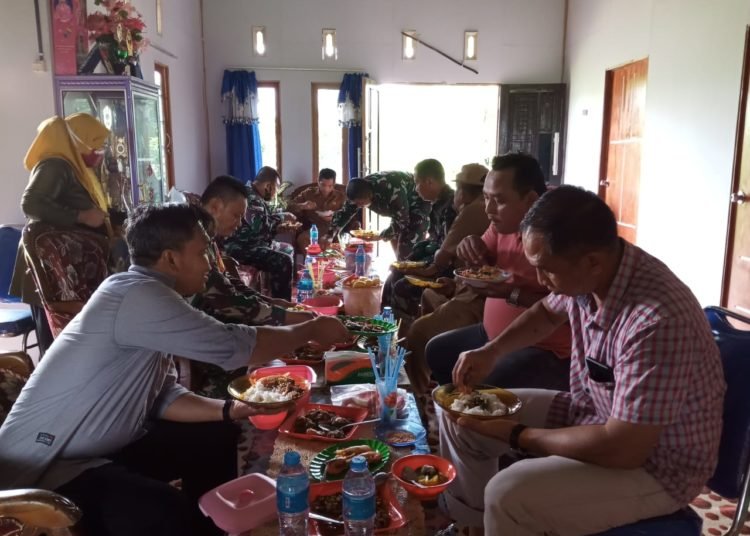PEMBAKAL UNDANG SATGAS TMMD 108 MAKAN BERSAMA