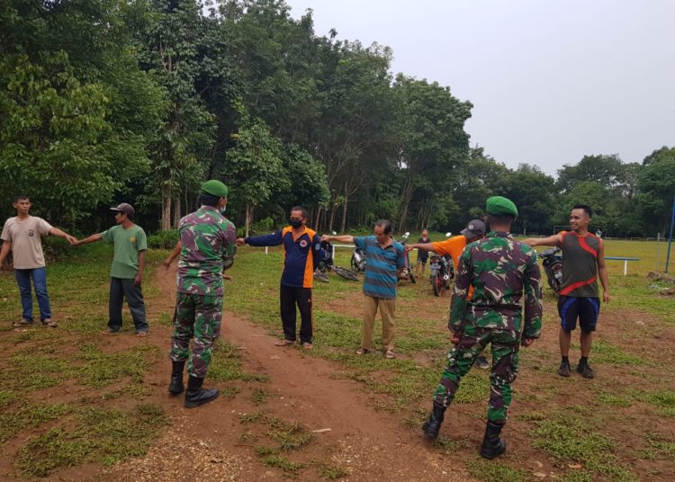 SATGAS TMMD BERI WARGA DESA WAWASAN KEBANGSAAN