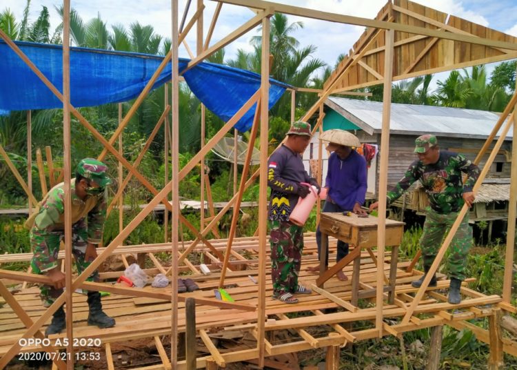 DANSATGAS TMMD 108 APRESIASI ANGGOTA BANTU WARGA DI LUAR TUGAS POKOK