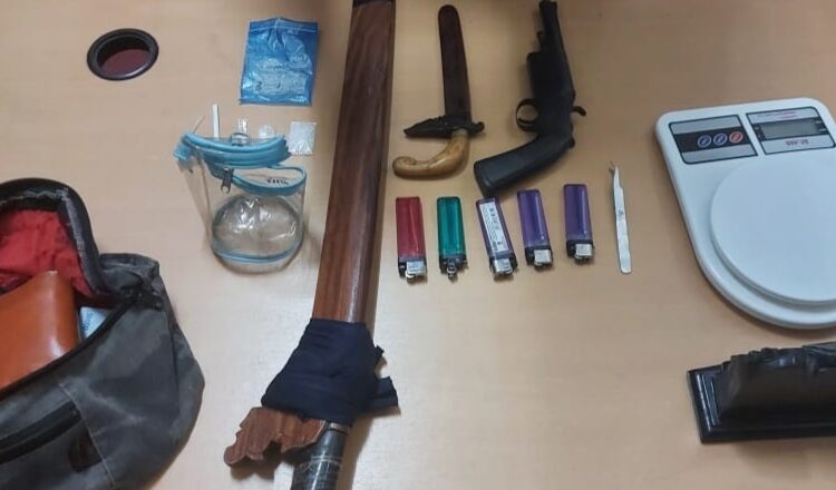 LAGI, SATGAS PAMTAS YONIF 623/ BWU SIMENGGARIS LAMA AMANKAN PENGEDAR SABU