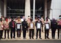 BENDERA RAKSASA DARI KABUPATEN PPU BERKIBAR DI TVRI SENAYAN