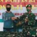 WARGA PERBATASAN SERAHKAN SENJATA RAKITAN KE SATGAS PAMTAS YONIF 623/ BWU