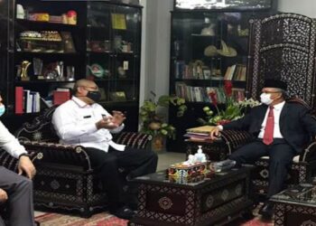 PEMKOT SAMARINDA BERIKAN BANTUAN WARGA TERDAMPAK COVID-19