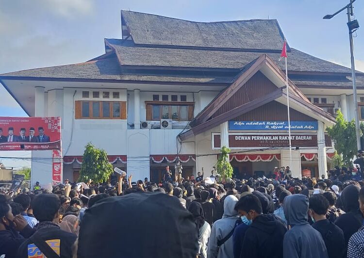 AKSI TOLAK OMNIBUSLAW KEMBALI TURUN KE JALAN