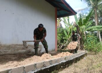 Optimalkan Pengerjaan,Satgas TMMD Timbun Halaman Gereja Bethesda.