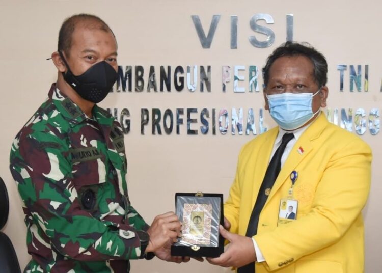 Acara Penandatanganan Perjanjian Kerjasama TNI AD dengan Universitas Indonesia tentang Pelatihan Kehumasan