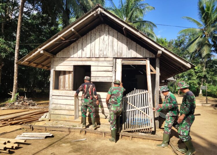 SATGAS TMMD MULAI REHAB RUMAH SASARAN KETIGA