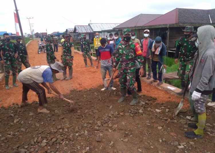 Peran Babinsa Desa Sarang Burung Dalam Program TMMD Ke-109