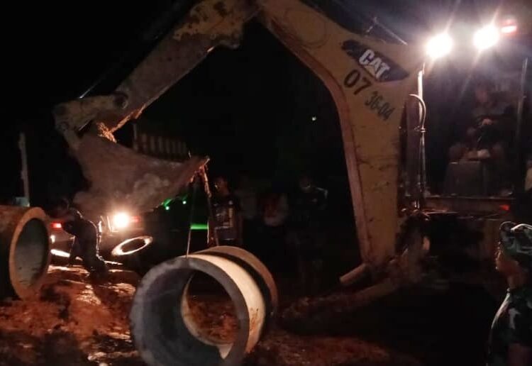 Pemasangan Gorong-gorong Sampai Masuk Waktu malam