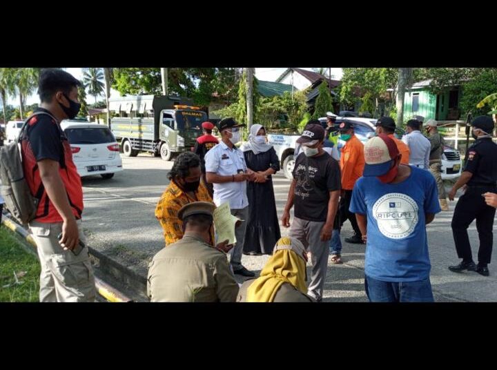 RATUSAN WARGA LANGGAR PROTOKOL KESEHATAN HARUSNYA MENJADI CONTOH, BANYAK PNS TIDAK PAKAI MASKER