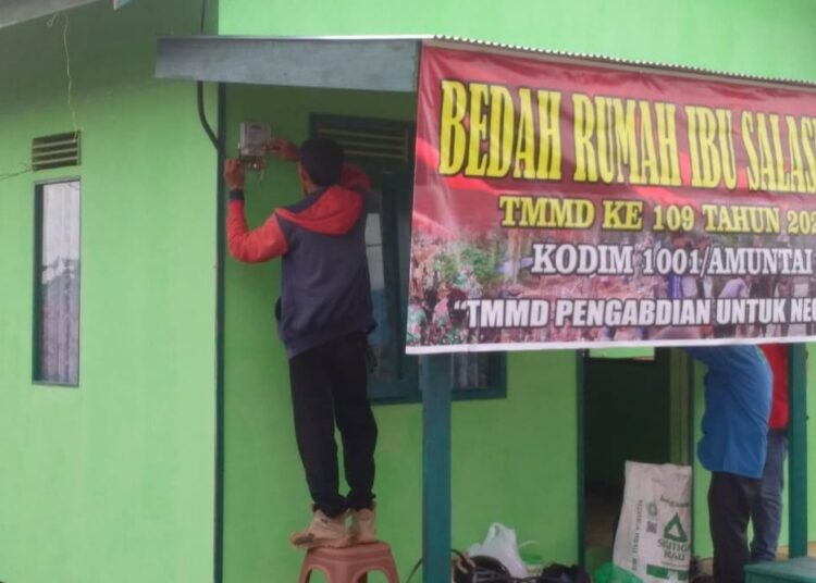 Pemasangan KWH Listrik Rumah Marna Dan Salasiah