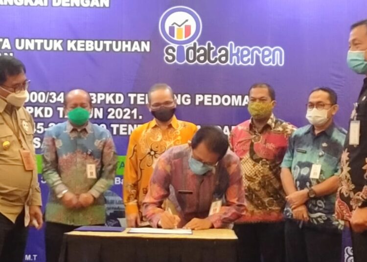 WUJUDKAN PEMBANGUNAN DAERAH YANG KOMPREHENSIF, RIZAL EFFENDI RESMIKAN BALIKPAPAN BERELOK DAN PORTAL PEGAWAI “SINGLE SING ON”