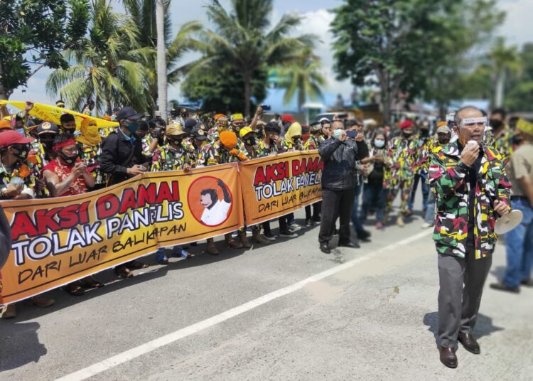 DEMO KPU, RELAWAN KOKOS TOLAK PANELIS