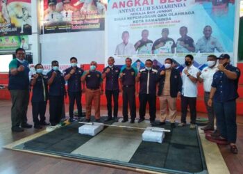 KEJUARAAN ANGKAT BESI TAK TERGANGGU COVID-19