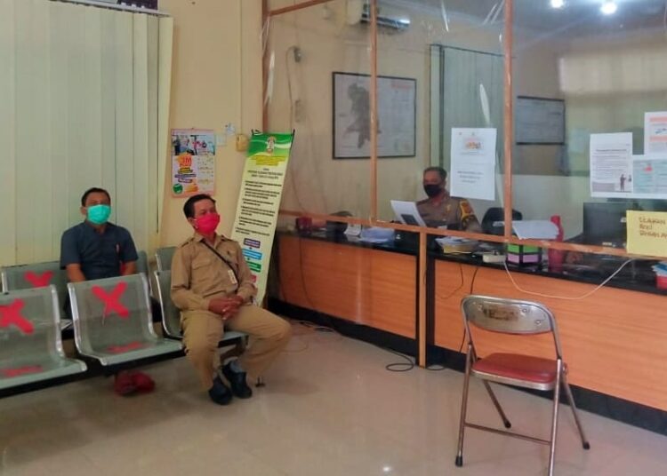 KELURAHAN GUNUNG SARI ILIR, WAJIBKAN PENGUNJUNG PATUHI PROTOKOL KESEHATAN