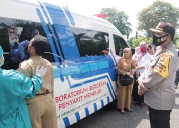 MANFAATKAN PEMERIKSAAN TES SWAB UNTUK MEMUTUS PENYEBARAN COVID-19