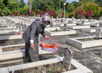 PEMKOT BALIKPAPAN BERIKAN PENGHARGAAN PADA TIGA TENAGA KESEHATAN, SEBAGAI PAHLAWAN COVID-19