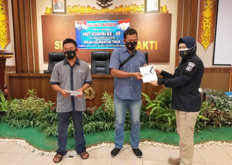 PEDULI COVID-19, PNS POLDA KALTIM BAGIKAN SEMBAKO