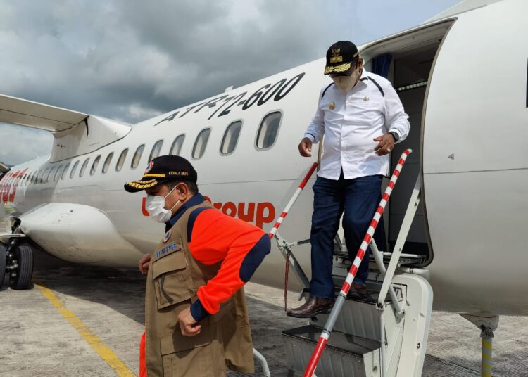 KEPALA BNPB TINJAU KORBAN LETUSAN GUNUNG ILI LEWOTOLOK