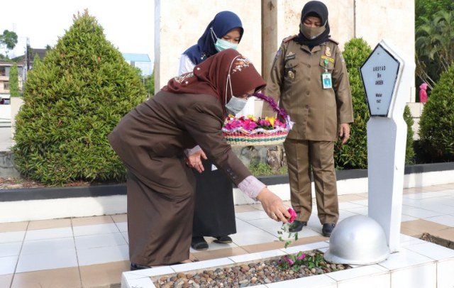 PEREMPUAN DIINGATKAN TUGAS BERAT DI SAAT PANDEMI