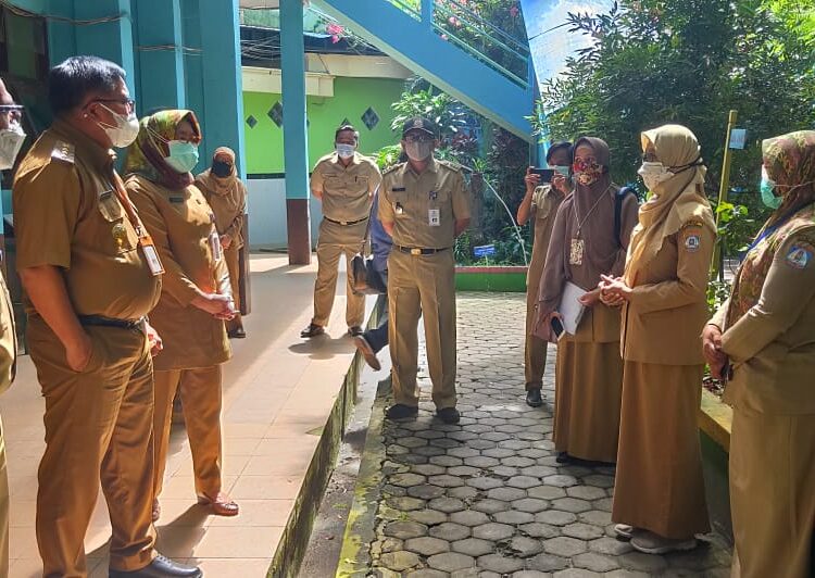 409 GURU BALIKPAPAN DINYATAKAN REAKTIF