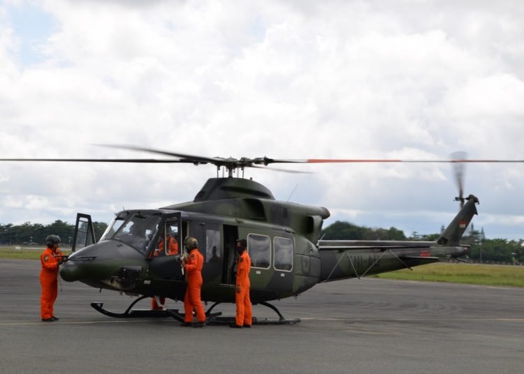 HELI TNI AD TERUS PASOK LOGISTIK DATAR AJAB